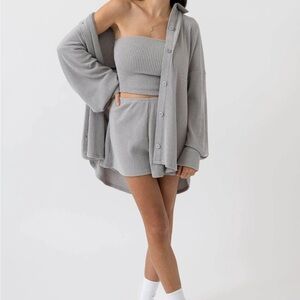Gray Ribbed 3-Piece Loungewear Set - Women the foxy kind in perfect condition!